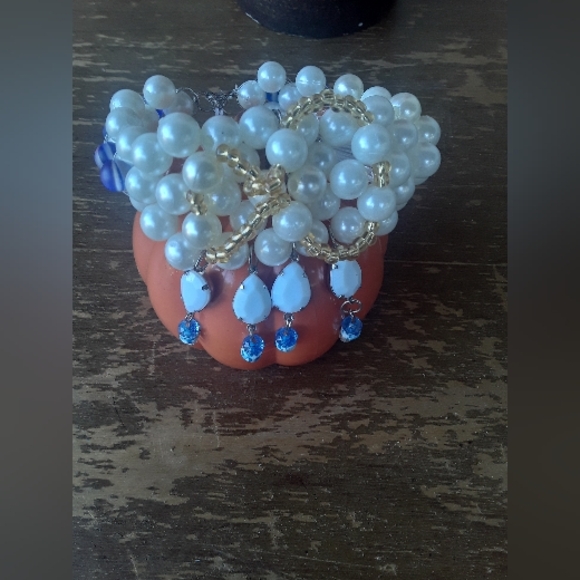 Elegant Handmade Faux Pearl Bracelet w/ Frost Glass Beads - Picture 3 of 17